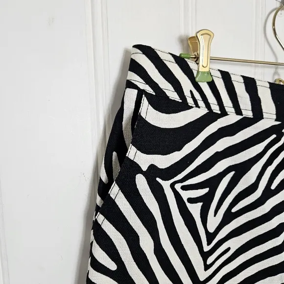 Trina Turk Shorts Womens Size 12 High Waist Black White Animal Print Zebra