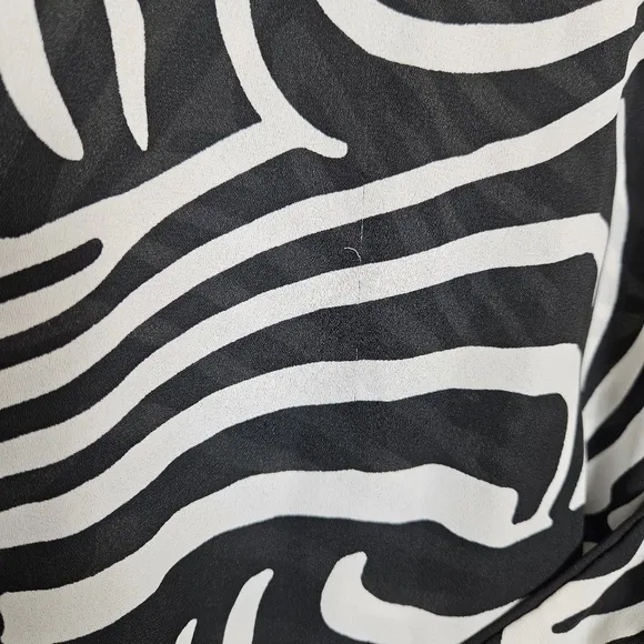 Trina Turk Shorts Womens Size 12 High Waist Black White Animal Print Zebra