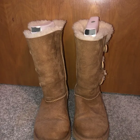 UGG® Girls' Bailey Button Triplet II Boots (Youth)