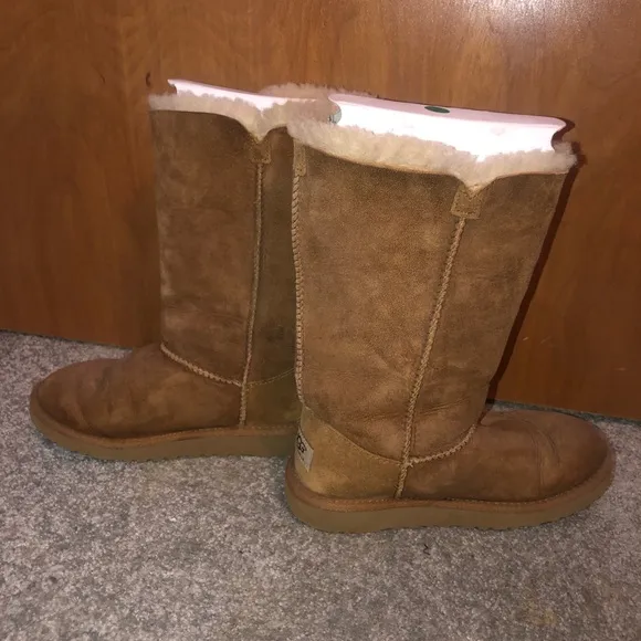UGG® Girls' Bailey Button Triplet II Boots (Youth)