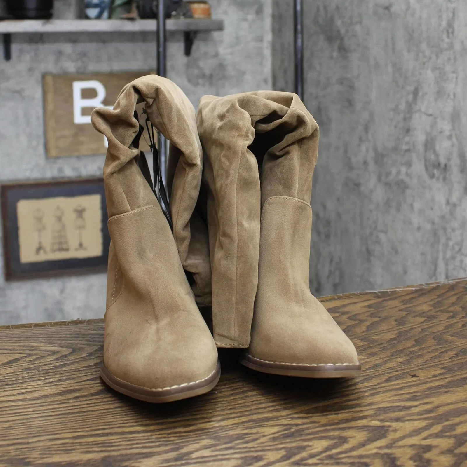 Universal Thread Women's Harlan Dress Boots 88098579 Taupe Brown 8.5M