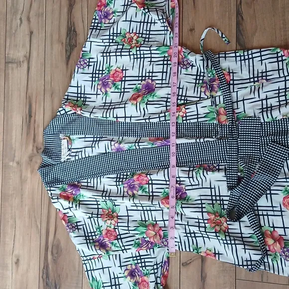 Victoria's Secret Gold Label Floral Kimono Robe. Size OS