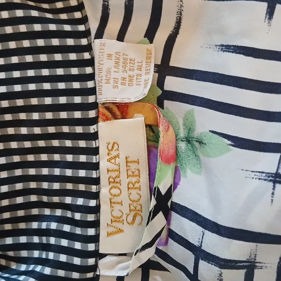 Victoria's Secret Gold Label Floral Kimono Robe. Size OS