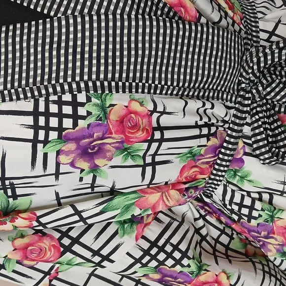 Victoria's Secret Gold Label Floral Kimono Robe. Size OS