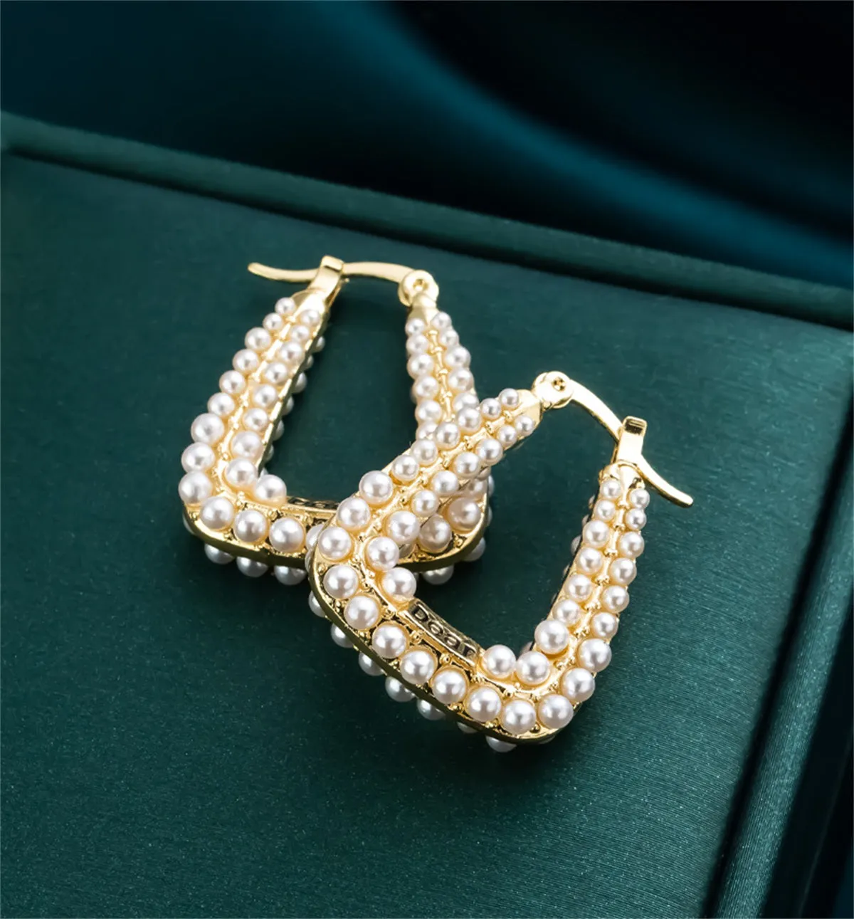 White Pearl & 18K Gold-Plated U-Shape Huggie Earrings