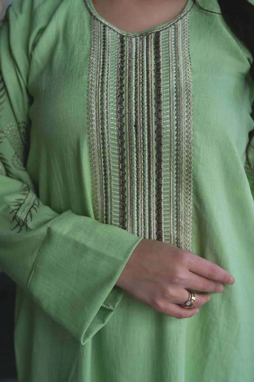 Women's abaya made of linen