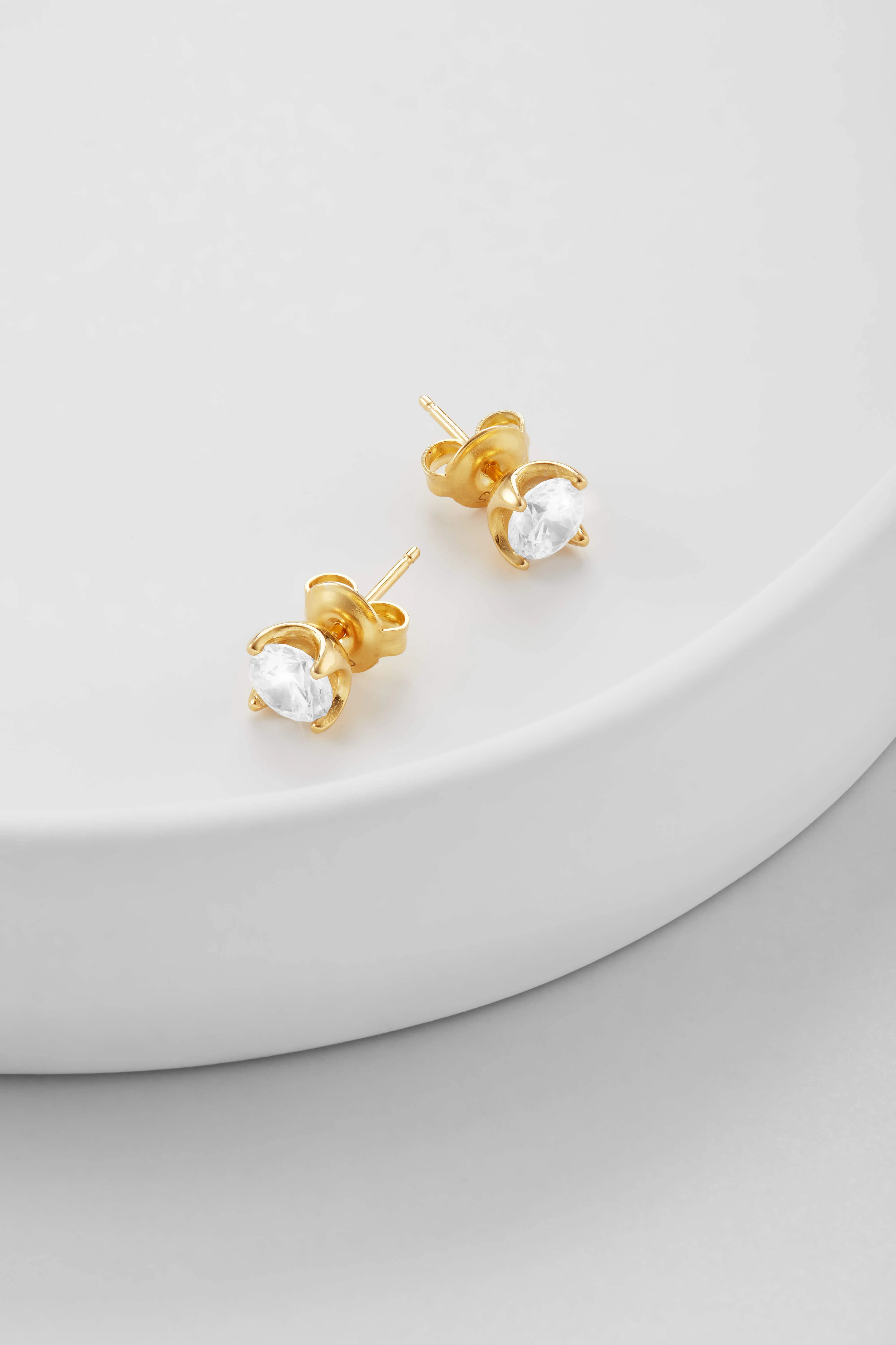 Women's Classic Stud Earrings - Gold