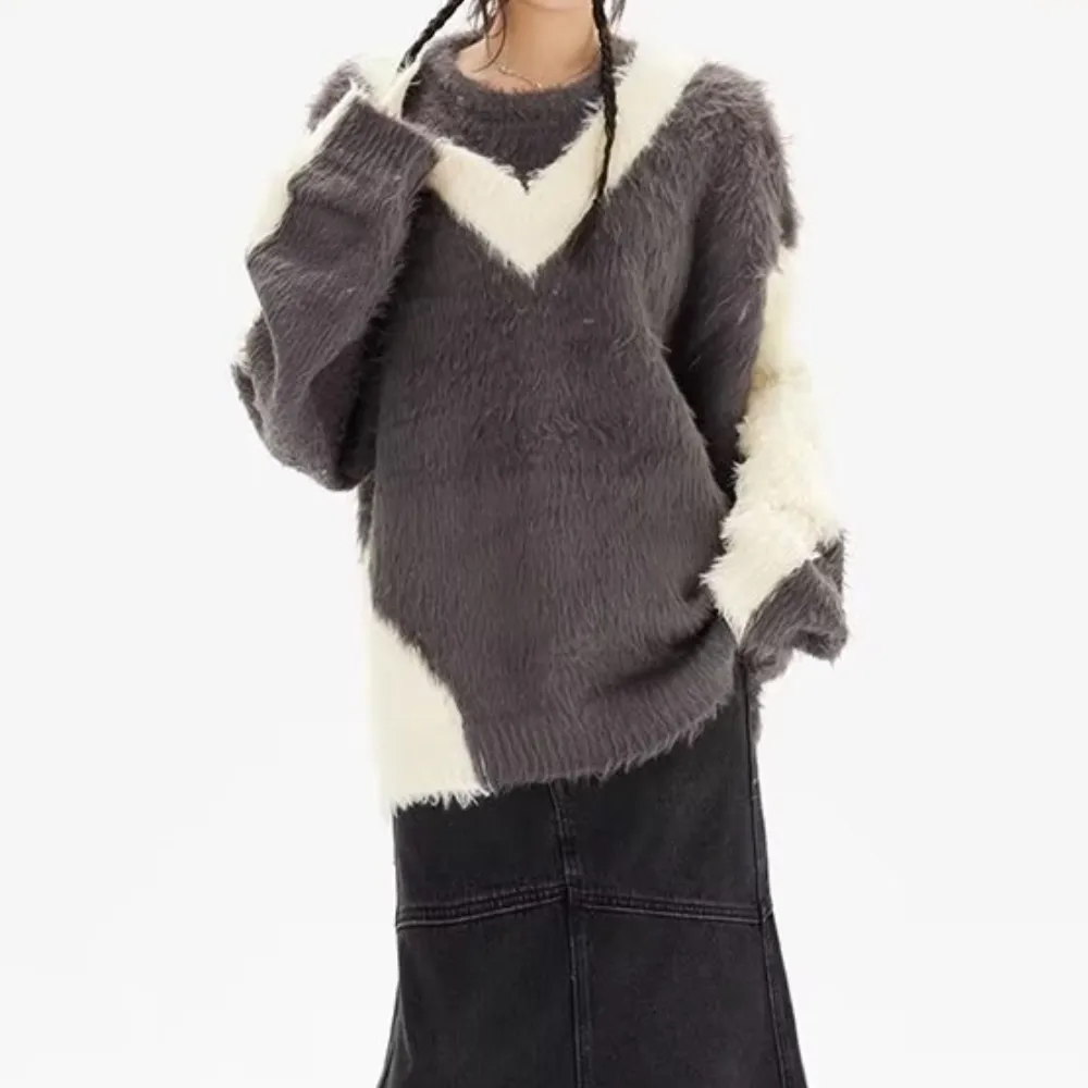 Women's Contrast V Neck Sweater