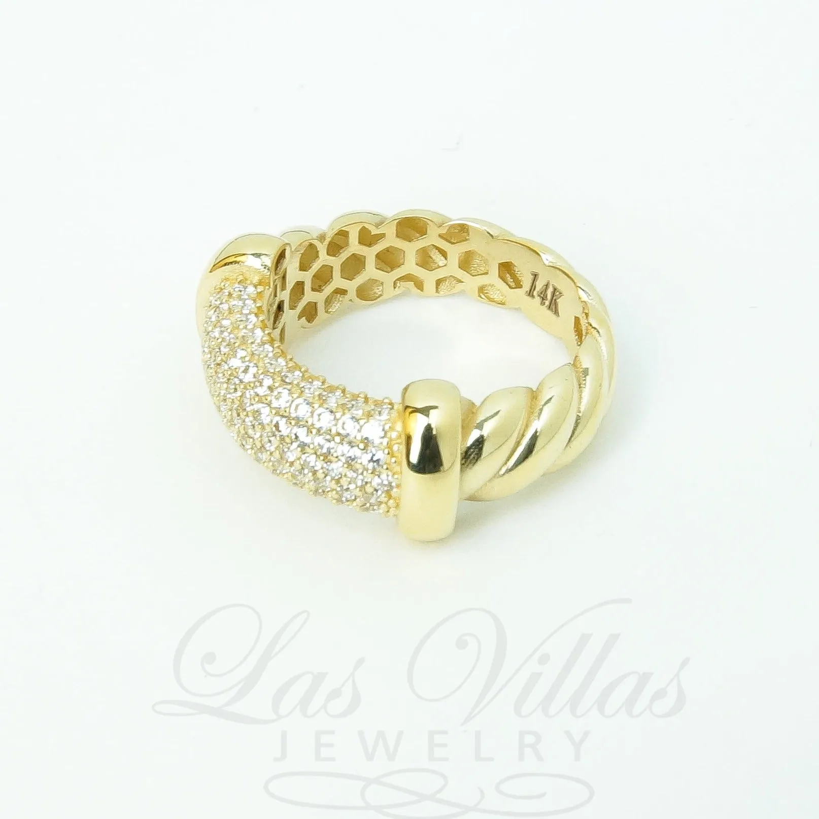 Women's Fashion ring in 14K