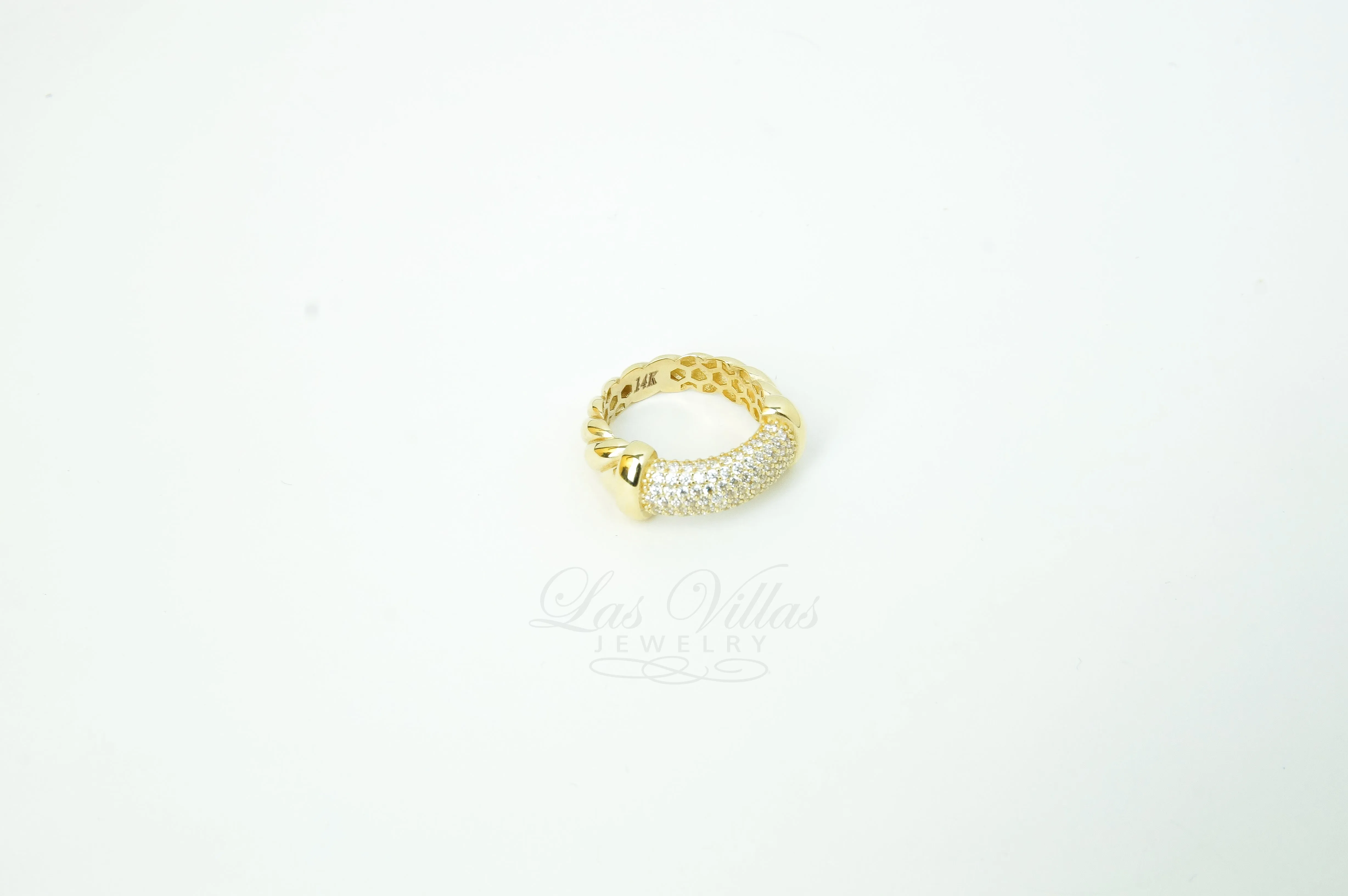 Women's Fashion ring in 14K