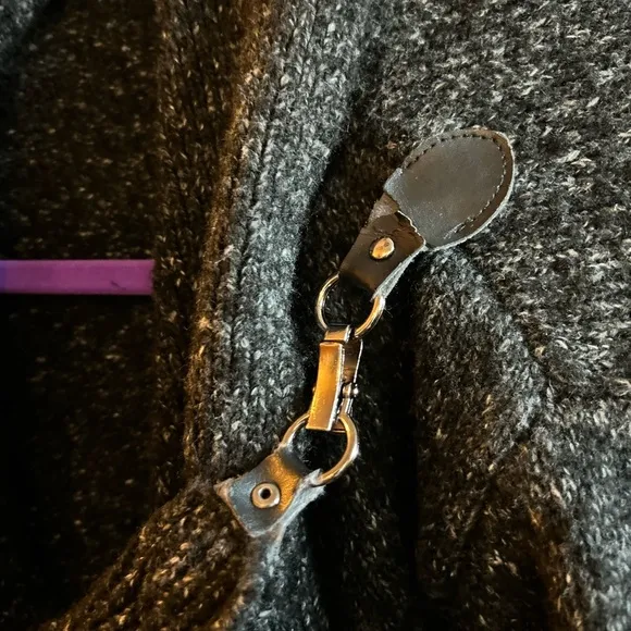 Women's Gray Knit Cardigan Sweater M Unique Clasp Casual