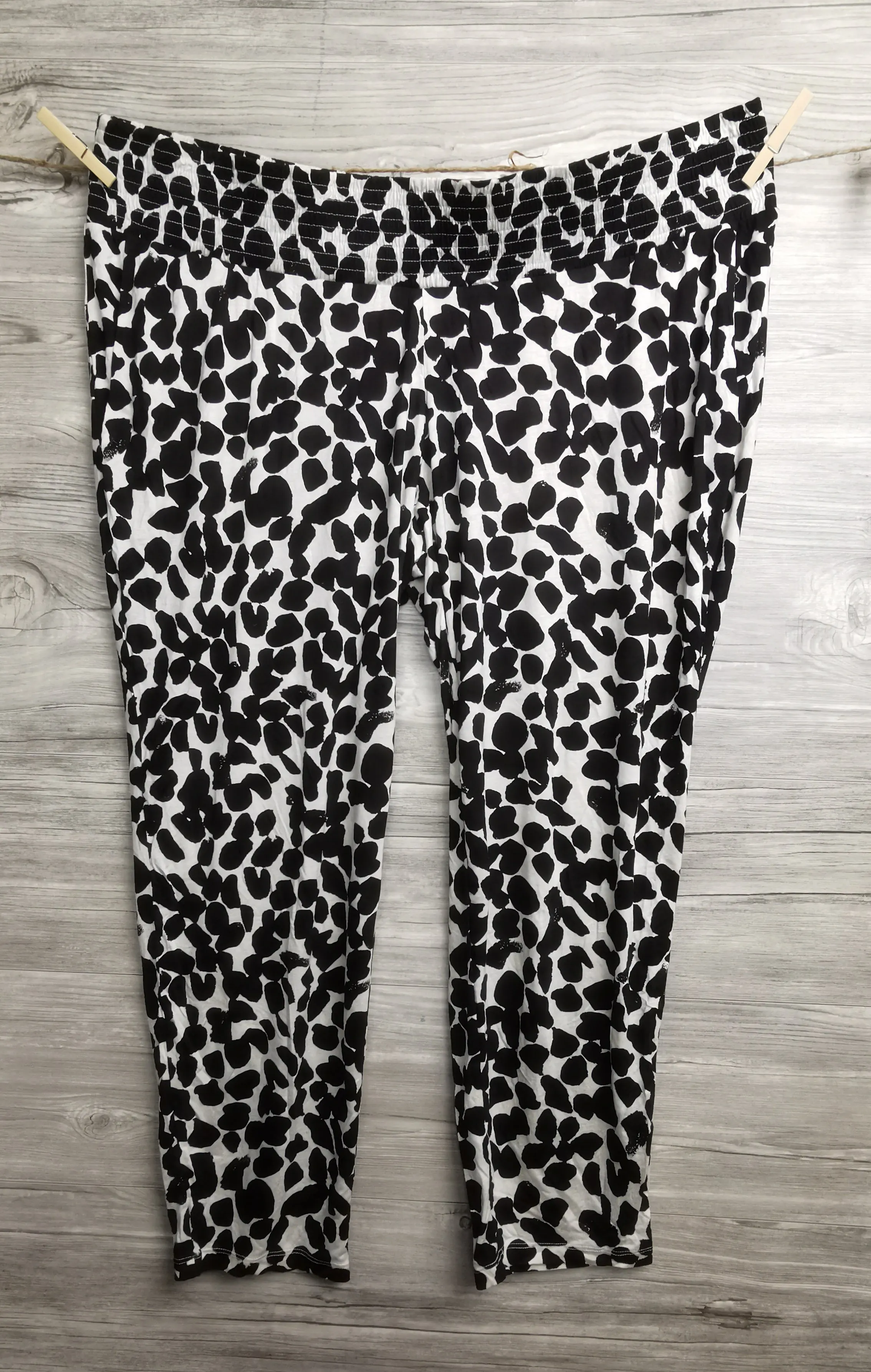 WOMENS SIZE XL - H&M MAMA MATERNITY, Soft Capri Pajama / Lounge Pants, Wide Waist Underbelly NWOT B5