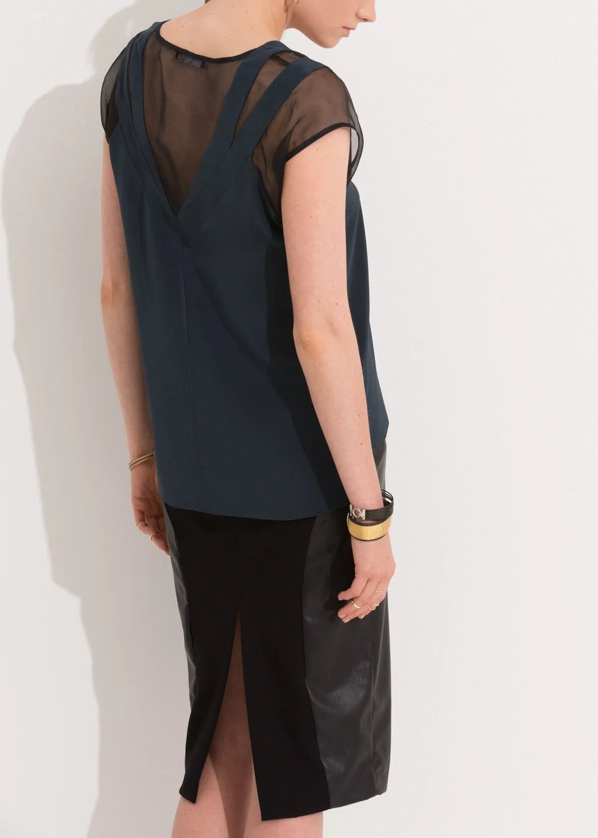 Women's V Neck Double Sheer Top In Navy