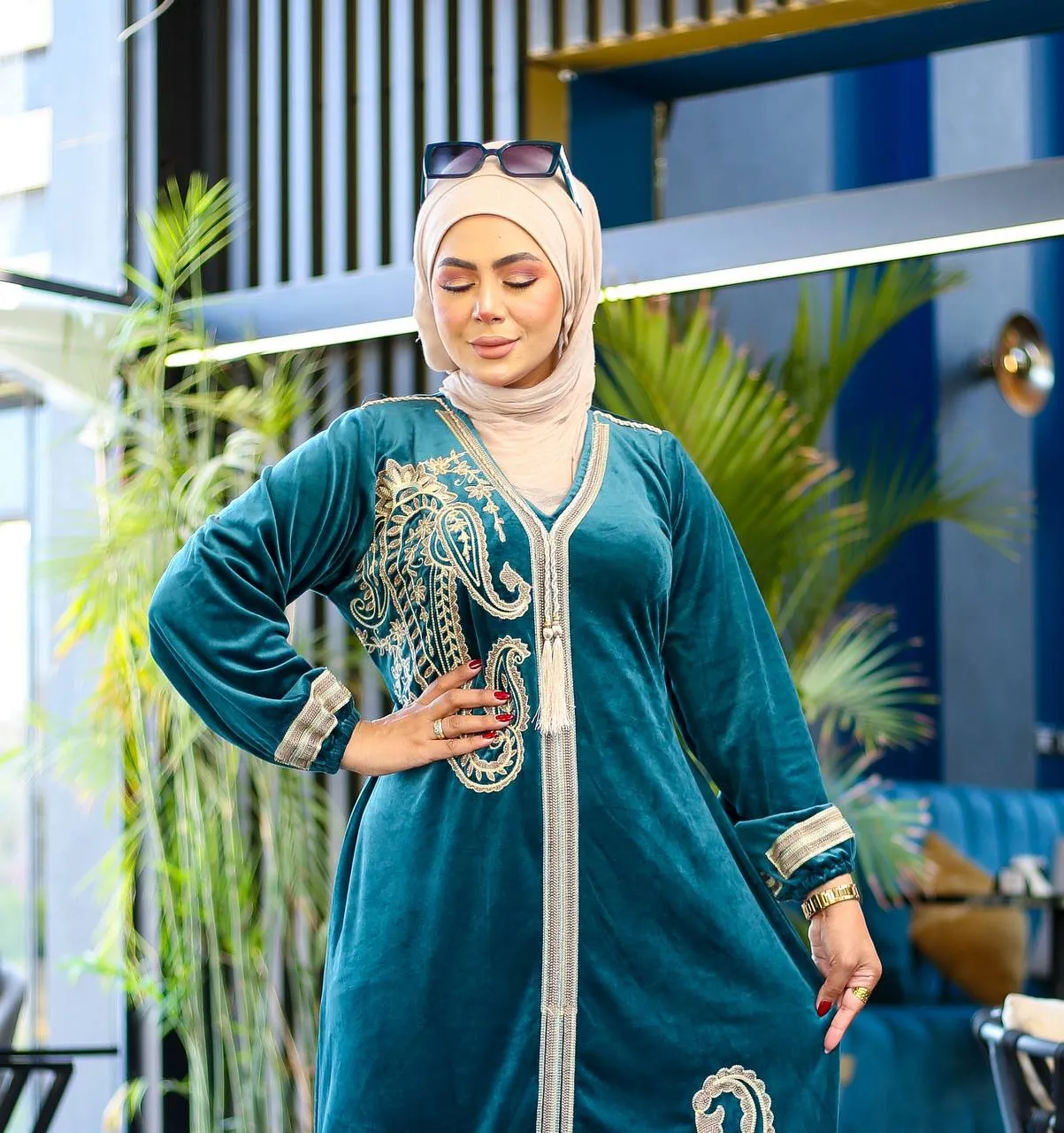 Women's velvet abaya